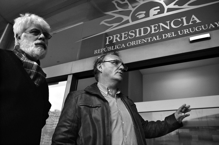 Óscar López y Richard Read, cuando concurrieron junto a la Unión Ferroviaria a la reunión con Julio Baráibar
en la Torre Ejecutiva. · Foto: Javier Calvelo