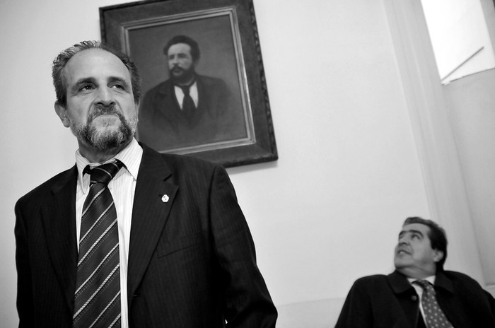 Jorge Saravia y Francisco Gallinal, ayer, en la sede del Partido Nacional. · Foto: Javier Calvelo
