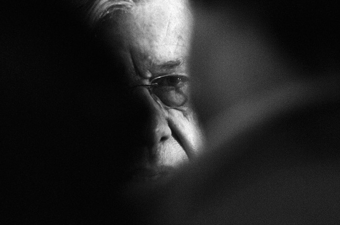 Danilo Astori, ayer, cuando realizó declaraciones a la prensa en el Palacio Legislativo. · Foto: Victoria Rodríguez