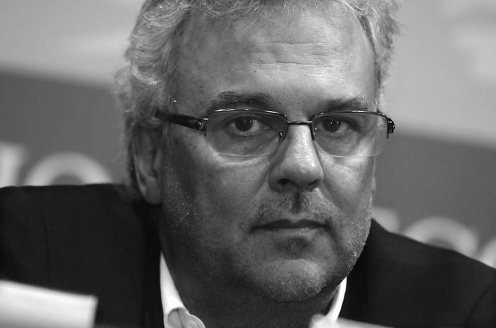 Pedro Buonomo, durante una conferencia de prensa dada junto con Fernando Lorenzo en el Ministerio de Economía. (archivo, enero de 2011) · Foto: Victoria Rodríguez