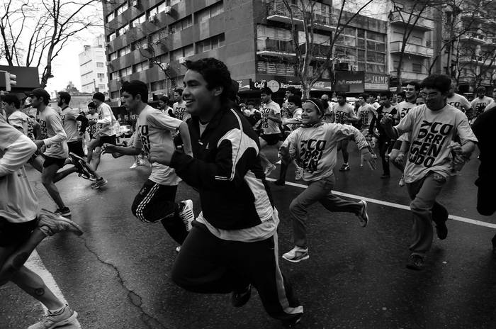 Primer tramo de la corrida 5K, del Instituto Nacional de la Juventud (Inju), el sábado. · Foto: Victoria Rodríguez