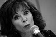 Isabel Allende, durante la conferencia de prensa que brindó ayer.