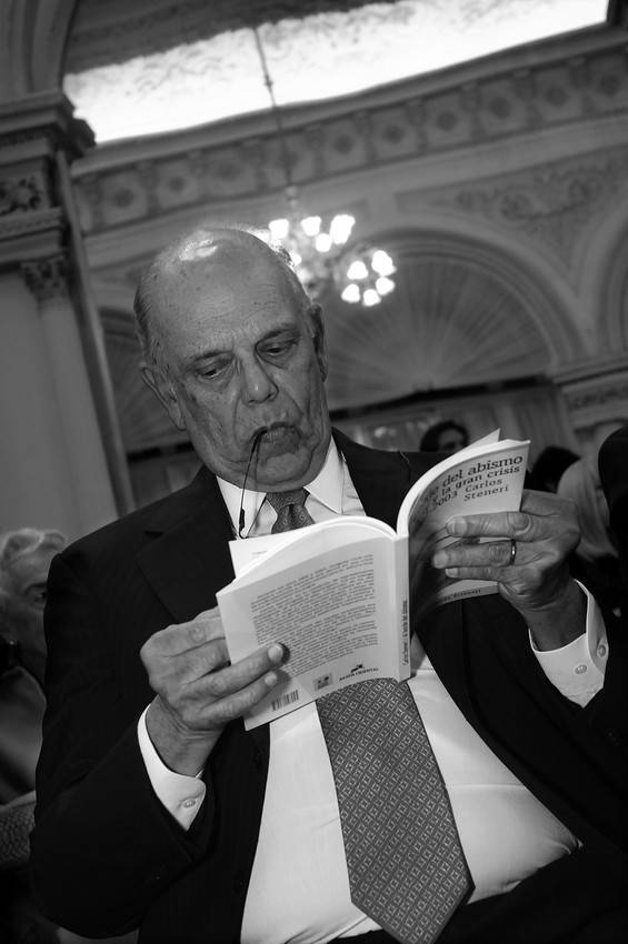 Jorge Batlle durante la presentación del libro de Carlos Steneri. · Foto: Pablo Nogueira