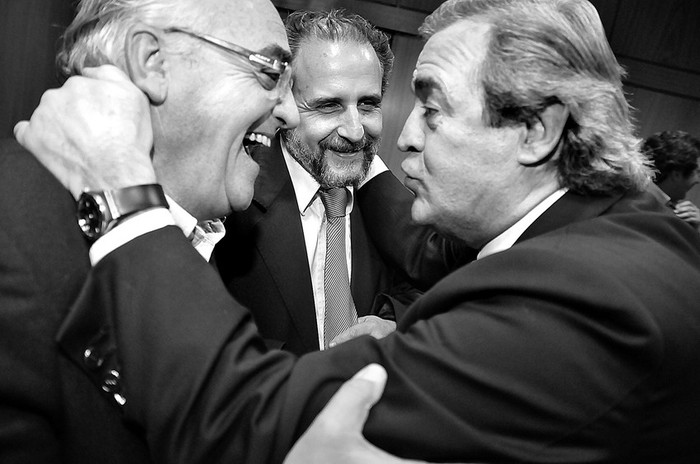 Pedro Saravia, Jorge Saravia y Jorge Larrañaga, ayer, en la reunión de la Agrupación Parlamentaria del Partido Nacional. · Foto: Javier Calvelo