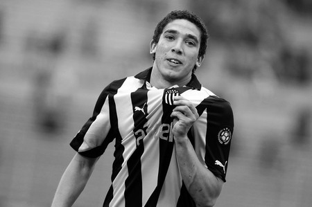 Santiago Silva, tras convertir el primer gol de Peñarol ante Danubio, el sábado en el estadio Centenario · Foto: Nicolás Celaya Santiago Silva, tras convertir el primer gol de Peñarol ante Danubio, el sábado en el estadio Centenario · Foto: Nicolás Celaya