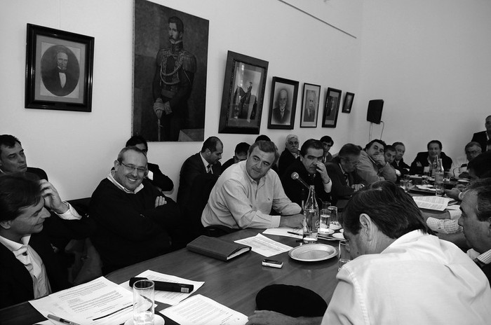 Reunión de la Agrupación Parlamentaria y los intendentes del Partido Nacional, ayer, en la sede partidaria · Foto: Nicolás Celaya