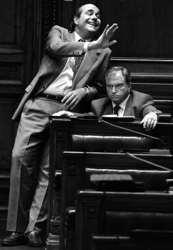 Los diputados Pablo Abdala y Gonzalo Novales, del Partido Nacional,
ayer, en la Cámara de Representantes. · Foto: Victoria Rodríguez