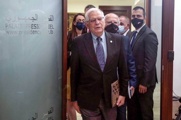 Josep Borrell, Alto Representante de la Unión Europea, asiste a una conferencia de prensa tras su encuentro con el presidente libanés Michel Aoun, el sábado, en el palacio presidencial en Beirut, Líbano.
 · Foto:  Nabil Mounzer, efe
