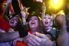 Mnifestantes contra el gobierno libanés, el 3 de octubre, en Beirut. · Foto: Patrick BAZ / AFP Mnifestantes contra el gobierno libanés, el 3 de octubre, en Beirut. · Foto: Patrick BAZ / AFP