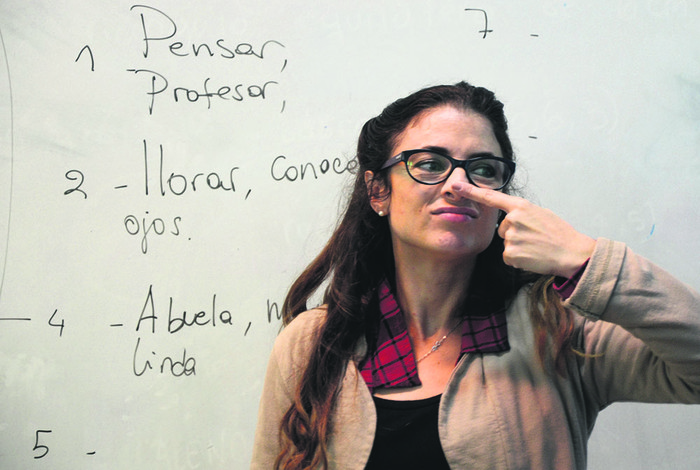 Carina Romero, profesora de lengua de señas en el liceo 32. Foto: Alessandro Maradei