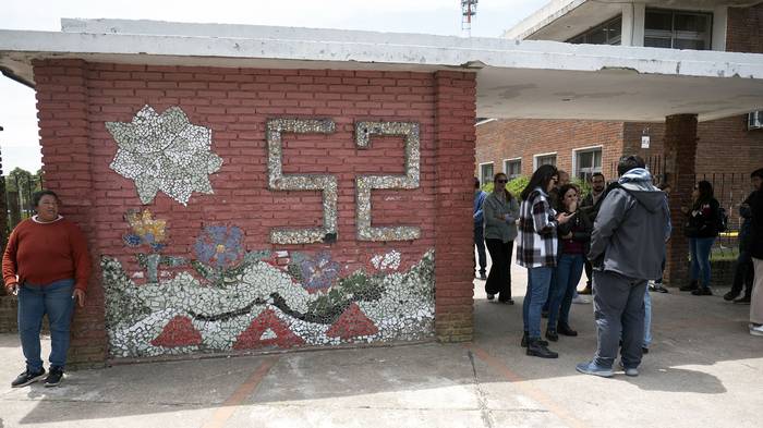 Liceo 52 ocupado, en Villa García (13.11.2023). · Foto: Alessandro Maradei