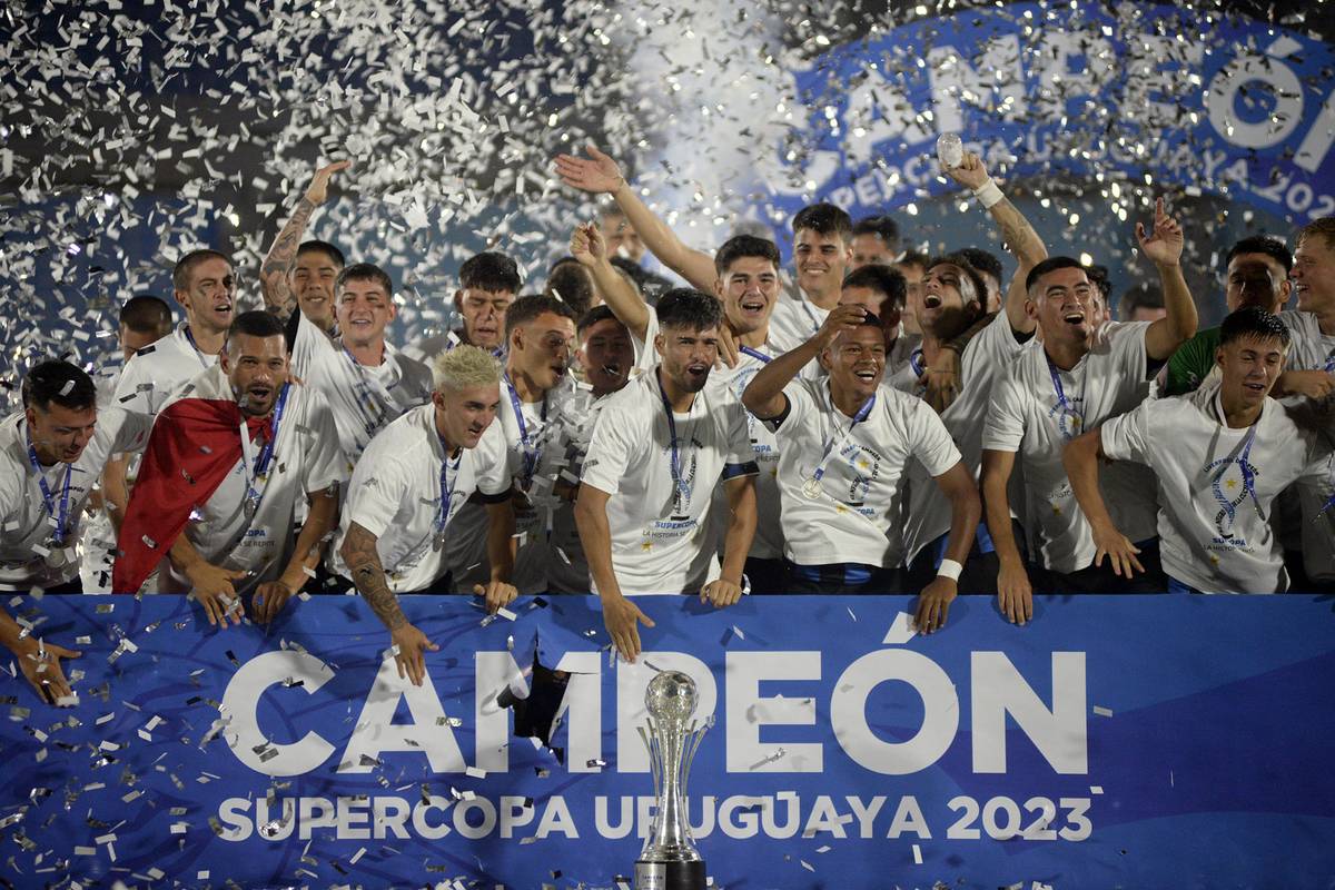 Liverpool campeón de la Supercopa Uruguaya 2023 - AUF
