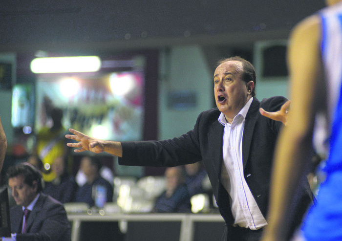 Pablo López, entrenador de Malvín. Foto: Andrés Cuenca (archivo, abril de 2017)