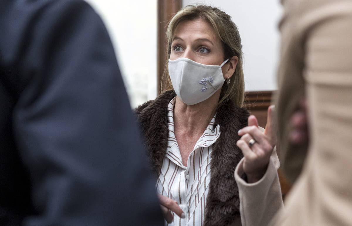 Presidencia confirmó que Lorena Ponce de León viajó a Dubái en “clase