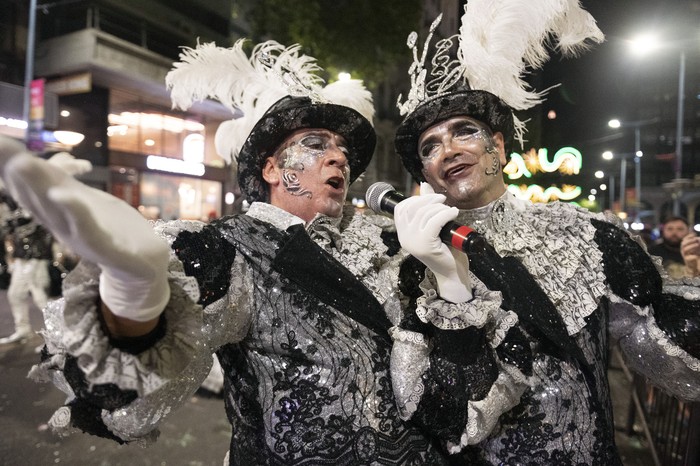 Los Adams en el Desfile Inaugural de Carnaval 2025. · Foto: Alessandro Maradei