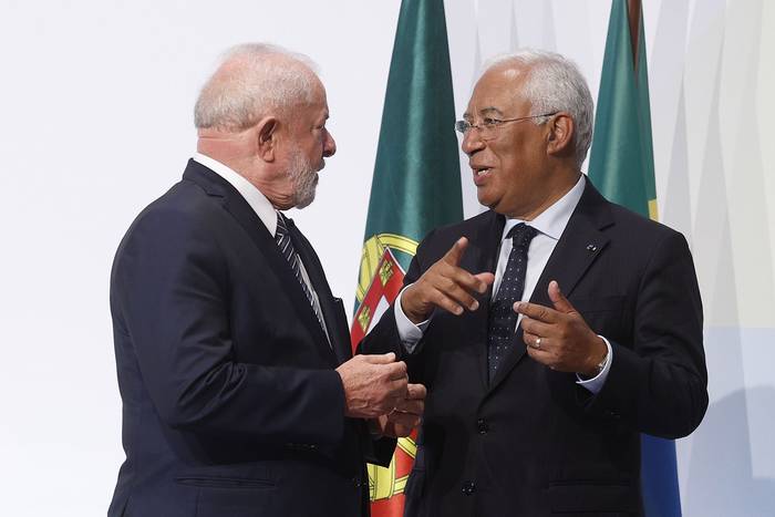 António Costa, primer ministro portugués, y Luiz Inácio Lula da Silva, presidente de Brasil, en el Centro Cultural de Belem, en Lisboa, Portugal (22.04.2023). · Foto: Antonio Pedro Santos, EFE