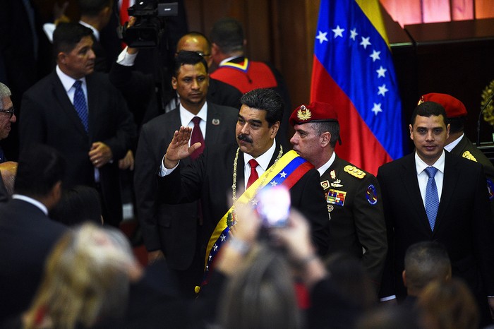 Nicolás Maduro arriba a la ceremonia de apertura del año judicial ante la Corte Suprema de Justicia, hoy, en Caracas. · Foto: Federico Parra