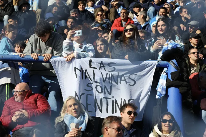 Hinchada de Argentina durante un partido de rugby ante Sudáfrica, el 8 de agosto en Buenos Aires. · Foto: Alejandro Pagni, AFP
