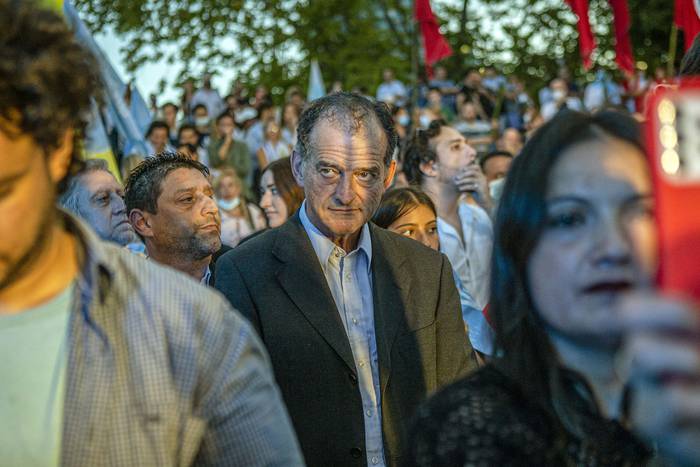 Guido Manini Ríos, en el acto de cierre del No, el jueves, en la plaza de la Bandera. · Foto: Ernesto Ryan
