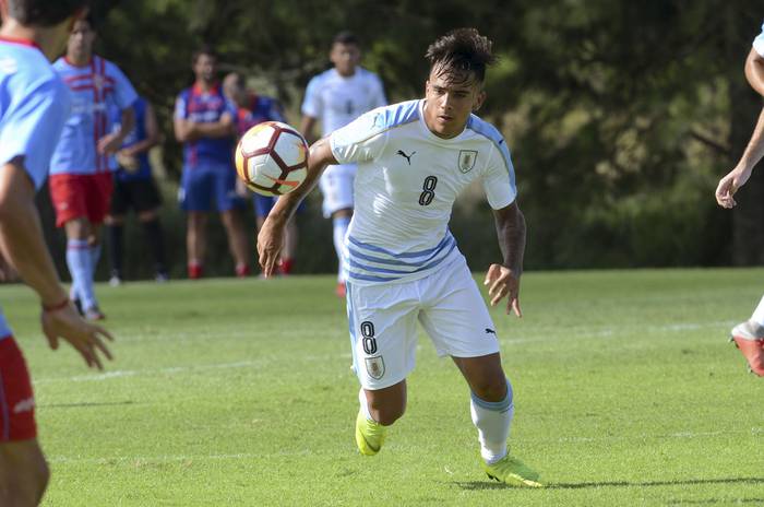 Rodrigo Zalazar, de la sub 20 de Uruguay, durante un partido amistoso., en el Complejo Uruguay Celeste (archivo, enero de 2019). · Foto: Pablo Vignali