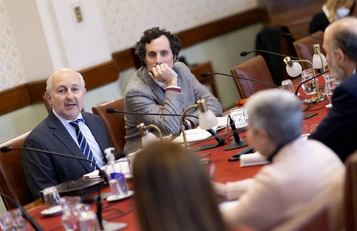 Pablo da Silveira y Gonzalo Baroni, en el Palacio Legislativo (12.07.2023). · Foto: Ernesto Ryan