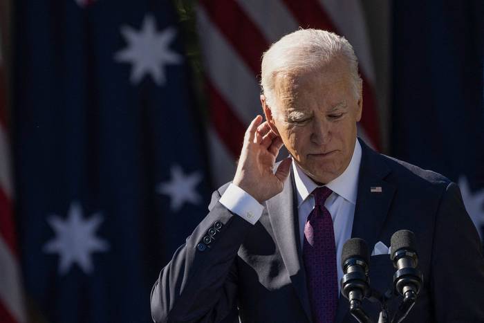 Joe Biden durante una conferencia de prensa en el jardín de rosas de la Casa Blanca (25.10.2023). · Foto: Drew Angerer, Getty Images, AFP