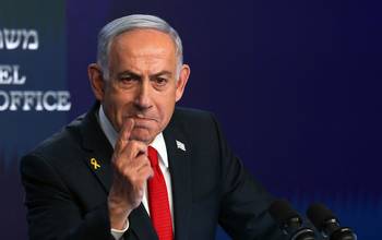 Benjamin Netanyahu, primer ministro israelí, en una conferencia de prensa, el 21 de mayo, en Jerusalén. · Foto: Ronen Zvulun, AFP