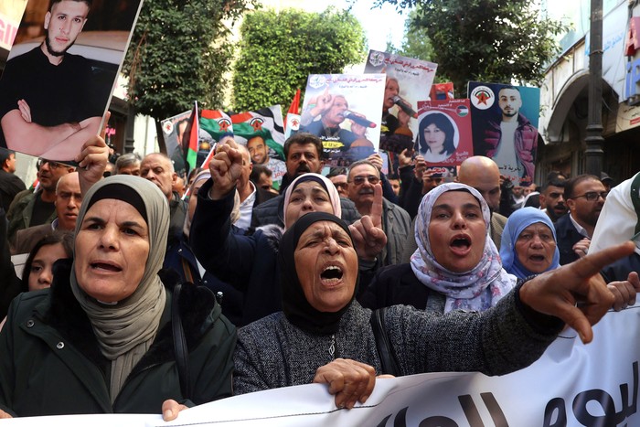 Marcha para conmemorar el Día Internacional de Solidaridad con el Pueblo Palestino y la Franja de Gaza, el 1º de diciembre, en Ramallah, en la Cisjordania ocupada. · Foto: Zain Jaafar, AFP