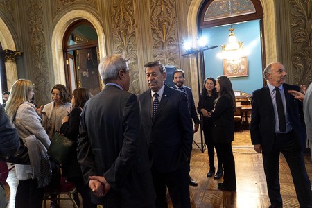 Rodolfo Nin Novoa en el Palacio Santos, el 1 de julio, previo a la conferencia donde se refirió al tratado entre el Mercosur y la Unión Europea. · Foto: Mariana Greif Rodolfo Nin Novoa en el Palacio Santos, el 1 de julio, previo a la conferencia donde se refirió al tratado entre el Mercosur y la Unión Europea. · Foto: Mariana Greif
