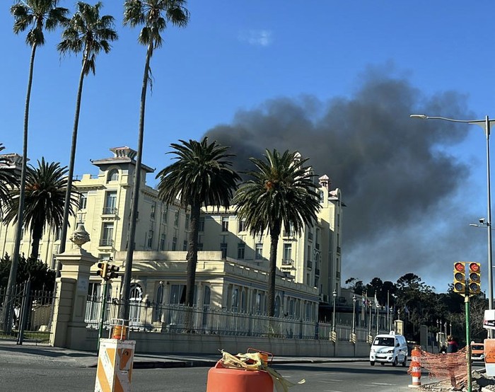 Incendio en la sede del Mercosur. Foto: Pierina Plada