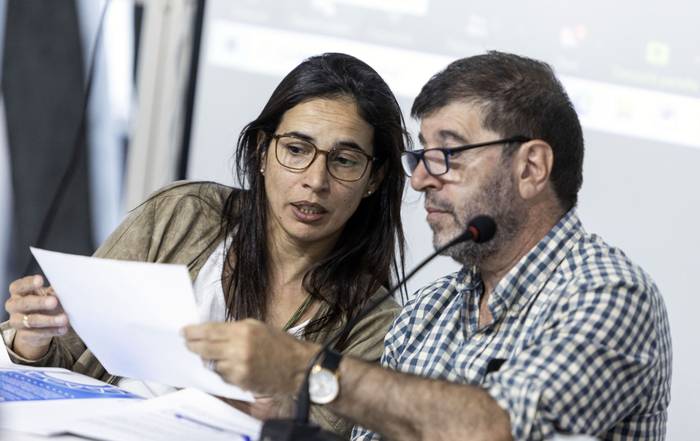 Natalia Argenzio y Fernando Pereira, este lunes, en la Mesa Política Frente Amplio. · Foto: Camilo dos Santos