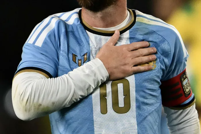 Lionel Messi, durante el partido despedida ante Benín, el 6 de octubre en el estadio Mas Monumental de Buenos Aires. · Foto: Luis Robayo, AFP