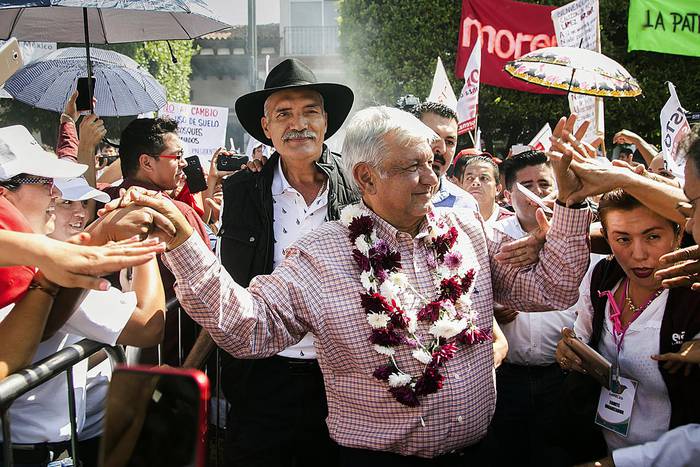Andrés Manuel López Obrador, AMLO, candidato presidencial por el partido MORENA, durante un encuentro en Michoacán el 8 de junio.  · Foto: Enrique Castro, AFP