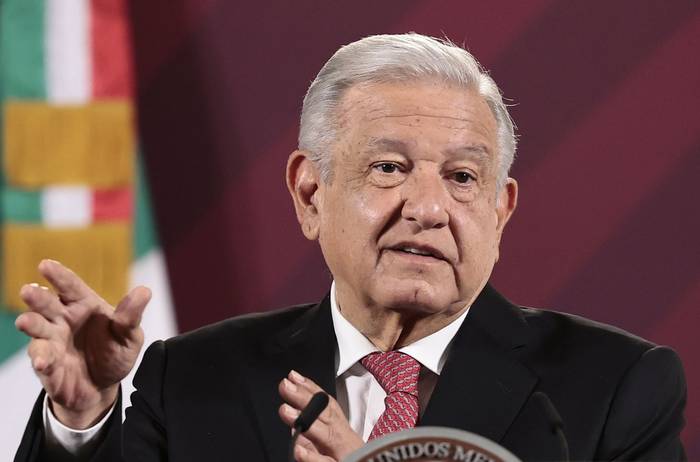 Andrés Manuel López Obrador, durante una conferencia de prensa en el Palacio Nacional en Ciudad de México (08.05.2023). · Foto: José Méndez, EFE