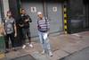 Personas en situación de calle, este lunes frente al MIDES. Personas en situación de calle, este lunes frente al MIDES.