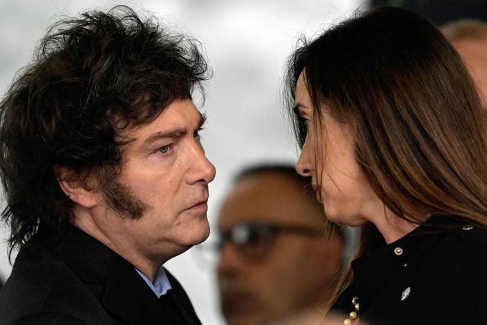 Javier Milei y Victoria Villarruel, el 19 de marzo, en la plaza de la Embajada de Israel en Buenos Aires. · Foto: Juan Mabromata, AFP