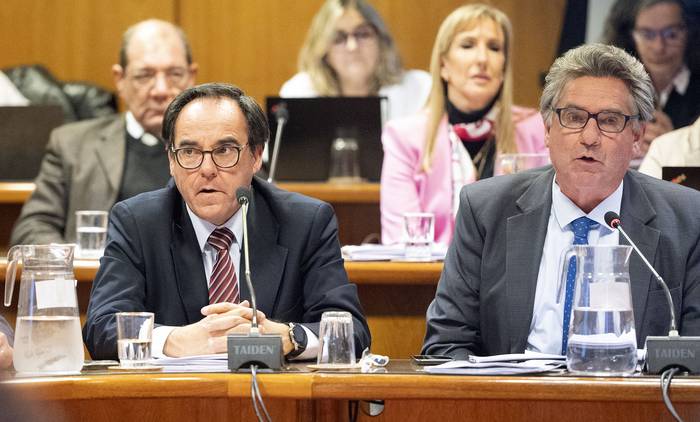 Robert Bouvier y Gerardo Amarilla, en la Comisión de Presupuestos integrada con Hacienda (31.07.2023). · Foto: Alessandro Maradei