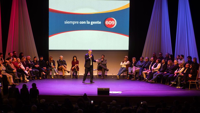 Acto del Espacio 609, el 24 de setiembre, en el teatro El Galpón. · Foto: Mara Quintero