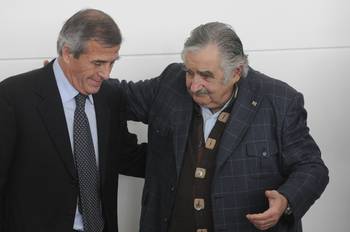 Oscar Washington Tabárez y José Mujica, el 26 de julio de 2011. · Foto: Pablo Nogueira