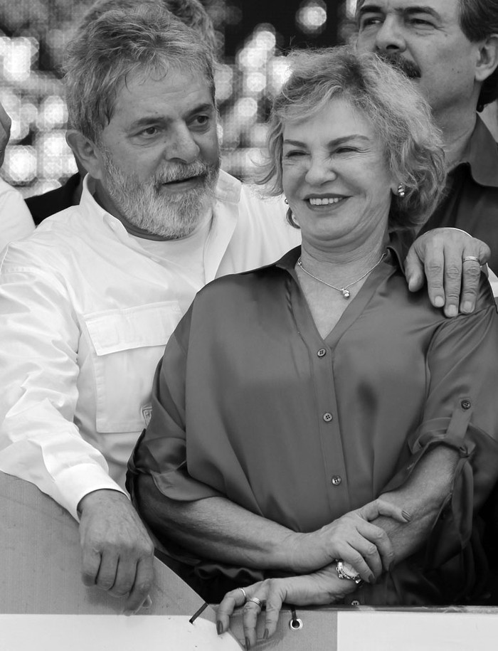 Luiz Inácio Lula da Silva y la primera dama brasileña Marisa Leticia. Foto: Nelson Almeida, AFP (archivo, mayo de 2010).