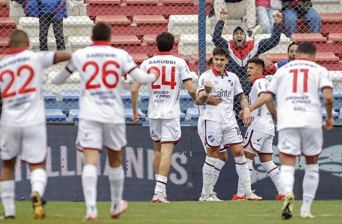 Alexis Castro, de Nacional, tras convertir el 1-0, el 28 de julio, en el Gran Parque Central. · Foto: Ernesto Ryan