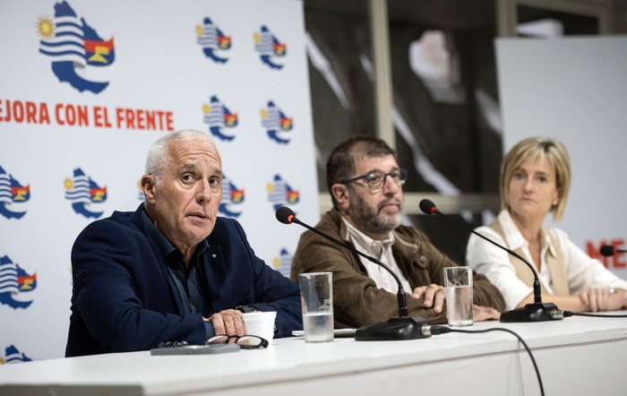 Carlos Negro, Fernando Pereira y Gabriela Valverde, el 7 de mayo, en La Huella de Seregni. · Foto: Mara Quintero