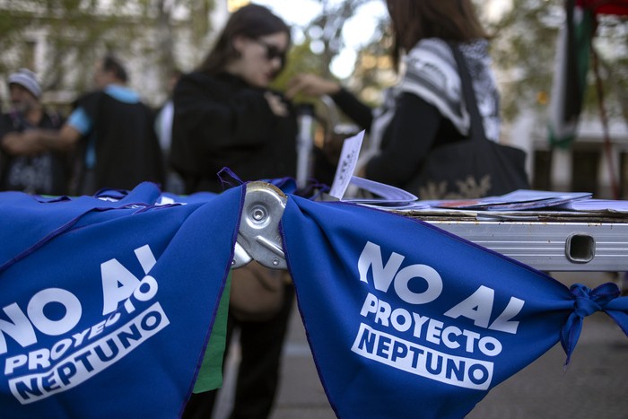 Concentración en el marco del Día Internacional del Agua, en la plaza Libertad (archivo, marzo de 2024). · Foto: Ernesto Ryan