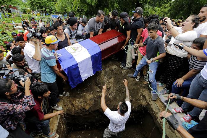 Funeral de Jorge Carrión, de 33 años, muerto a tiros durante las protestas contra el gobierno del
presidente Daniel Ortega en la ciudad de Masaya el 7 de junio. Foto: Inti Ocon, AFP