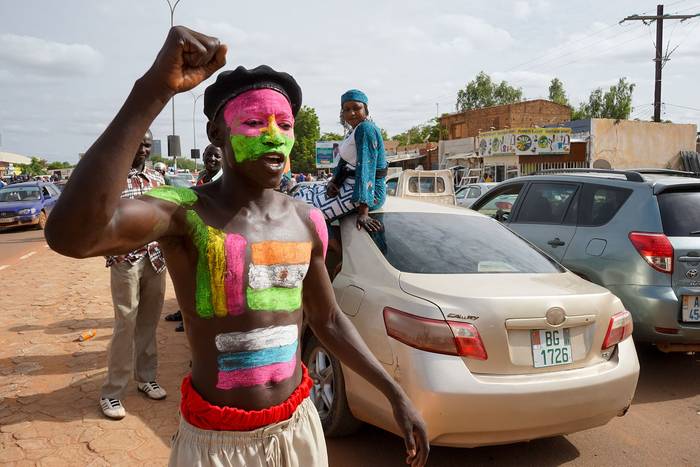 Simpatizante de las fuerzas armadas, en Niamey, Níger (07.08.2023). · Foto: Issifou Djibo, EFE