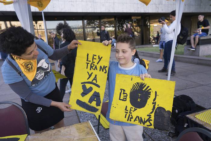 Manifestación en apoyo a la votación de la ley integral para personas trans en el Parlamento. Archivo Octubre 2018 · Foto: Mariana Greif
