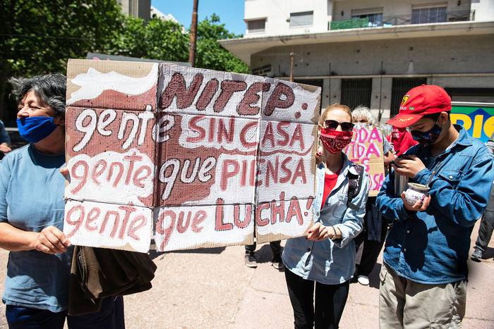 Manifestación del colec tivo Ni Todo Está Perdido (NITEP), frente al MIDES.(Archivo Noviembre de 2020) · Foto:  Santiago Mazzarovich