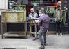 Subasta en el restaurante La Tekla, en Buenos Aires, el 18 de junio. · Foto: Rolando Schemidt, AFP Subasta en el restaurante La Tekla, en Buenos Aires, el 18 de junio. · Foto: Rolando Schemidt, AFP