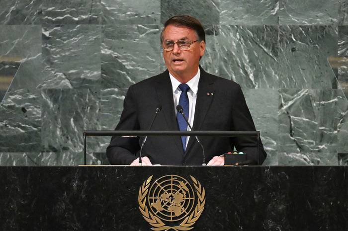 Jair Bolsonaro, se dirige a la 77ª sesión de la Asamblea General de las Naciones Unidas en la sede de la ONU, en la ciudad de Nueva York (20.09.2022). · Foto: Timothy A. Clary / AFP