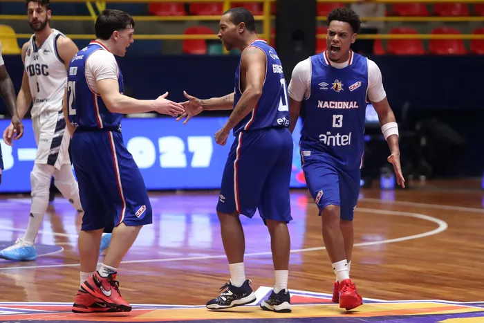 Nacional e Independiente de Oliva. · Foto: FIBA
